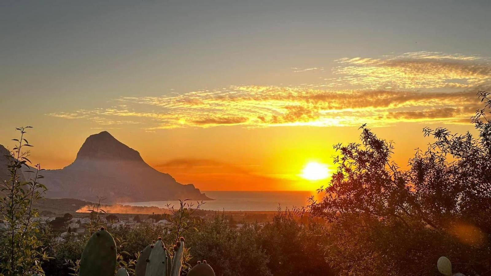 ホテル Cala Di Ponente カステッルッツォ エクステリア 写真